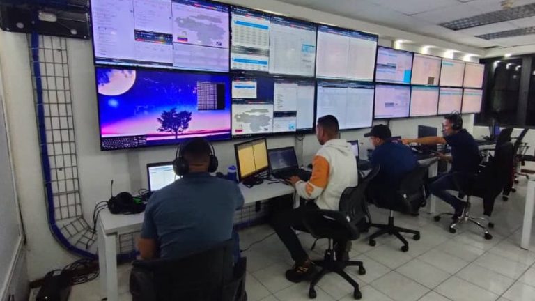 Foto: Sala de Monitoreo Logginet (Centro de Servicio Logginet - CSL) herramientas